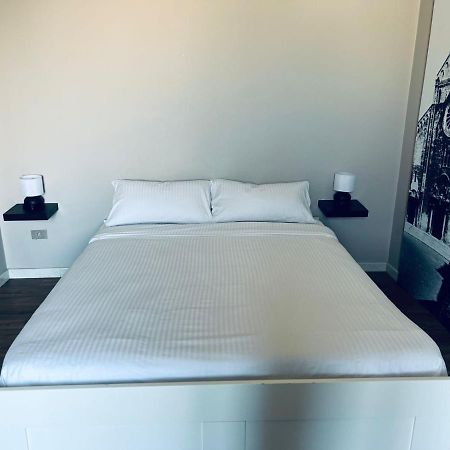 Central Station Apartment Бари Экстерьер фото